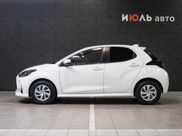 Toyota Yaris IV с пробегом 2020 года, цена 1 300 000 рублей, 93337 км, хэтчбек, Автокод Объявления