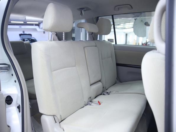 Toyota ISis I Рестайлинг с пробегом 2013 года, цена 1 310 000 рублей, 93299 км, компактвэн, Автокод Объявления
