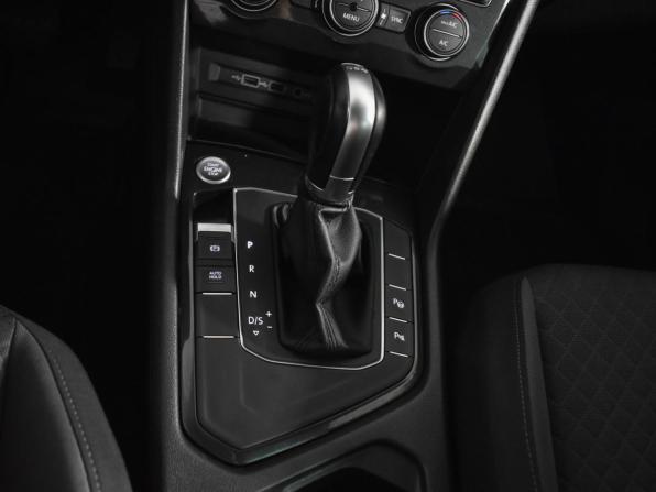Volkswagen Tiguan II с пробегом 2018 года, цена 1 899 000 рублей, 150010 км, внедорожник, Автокод Объявления