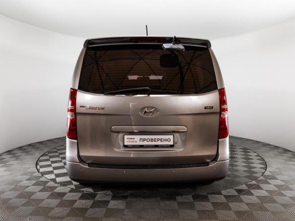 Hyundai Grand Starex I Рестайлинг с пробегом 2016 года, цена 2 299 000 рублей, 163684 км, минивэн, Автокод Объявления