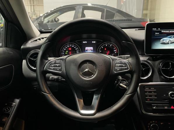 Mercedes-Benz A-Класс III (W176) Рестайлинг с пробегом 2015 года, цена 1 390 000 рублей, 143580 км, хэтчбек, Автокод Объявления