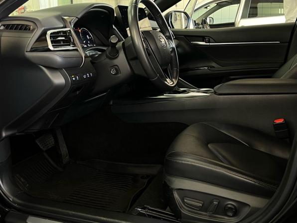 Toyota Camry VIII (XV70) Рестайлинг с пробегом 2023 года, цена 3 300 000 рублей, 61158 км, седан, Автокод Объявления