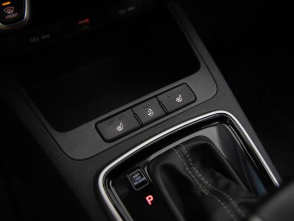 Kia Rio IV Рестайлинг с пробегом 2021 года, цена 1 999 000 рублей, 36046 км, седан, Автокод Объявления