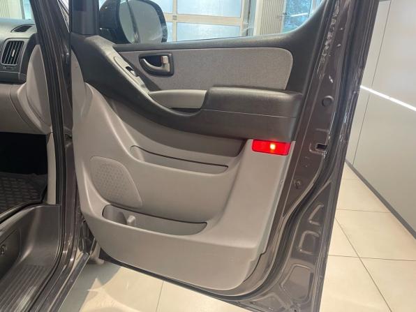 Hyundai H-1 II Рестайлинг 2 с пробегом 2019 года, цена 2 549 000 рублей, 197880 км, минивэн, Автокод Объявления