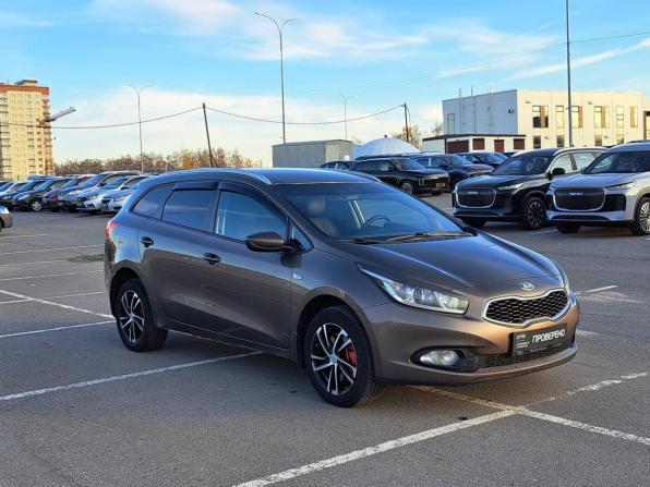 Kia Ceed II с пробегом 2014 года, цена 1 000 000 рублей, 236796 км, универсал, Автокод Объявления