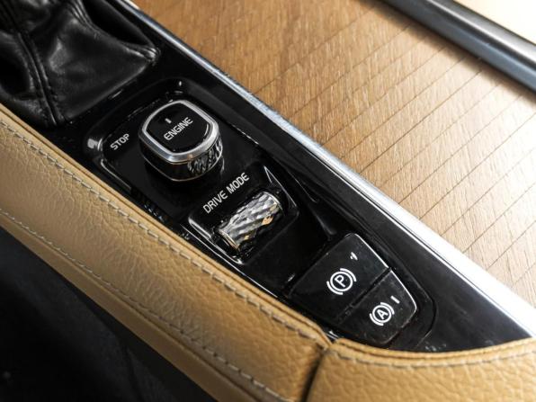Volvo XC90 II с пробегом 2016 года, цена 2 949 000 рублей, 180577 км, внедорожник, Автокод Объявления