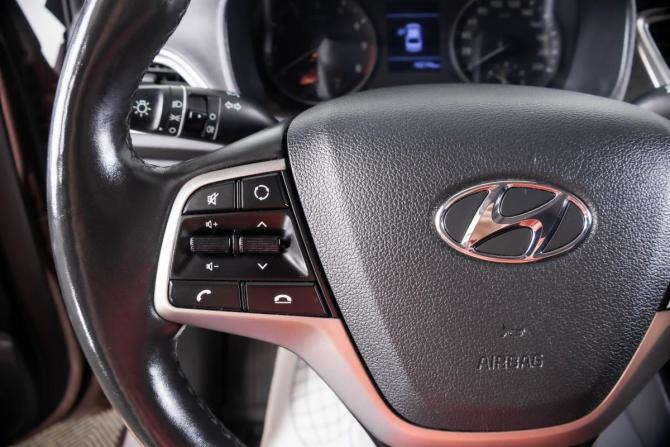 Hyundai Solaris II с пробегом 2019 года, цена 1 339 000 рублей, 182000 км, седан, Автокод Объявления