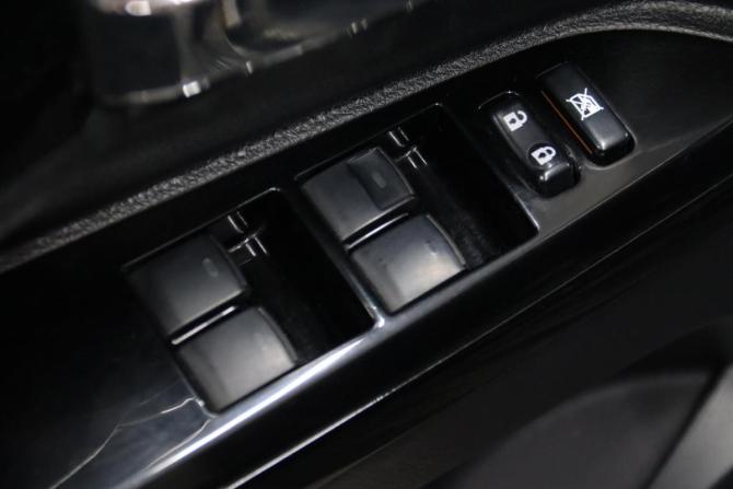 Toyota Land Cruiser 200 Series Рестайлинг 1 с пробегом 2012 года, цена 3 795 950 рублей, 272452 км, внедорожник, Автокод Объявления
