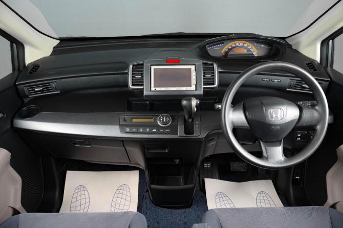 Honda Freed I с пробегом 2010 года, цена 959 000 рублей, 213000 км, компактвэн, Автокод Объявления