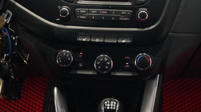 Kia Ceed II с пробегом 2014 года, цена 940 000 рублей, 173586 км, хэтчбек, Автокод Объявления
