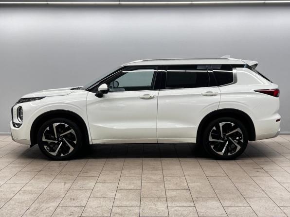 Mitsubishi Outlander IV с пробегом 2023 года, цена 3 575 000 рублей, 53009 км, внедорожник, Автокод Объявления