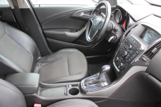 Opel Astra J с пробегом 2010 года, цена 537 000 рублей, 225554 км, хэтчбек, Автокод Объявления