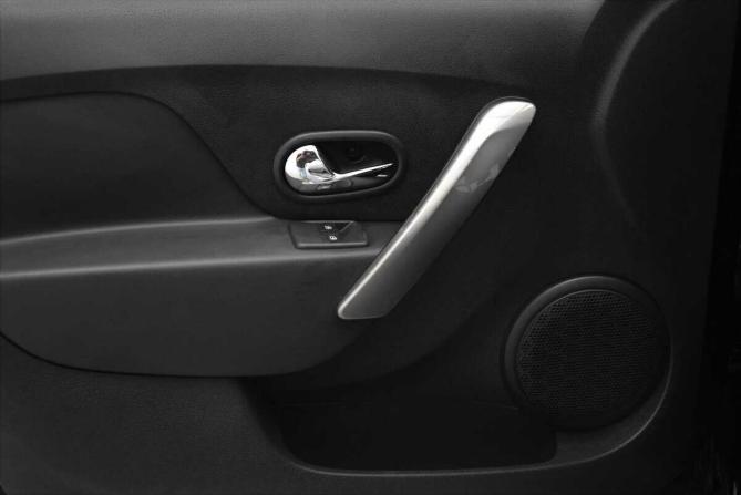 Renault Sandero II с пробегом 2016 года, цена 985 000 рублей, 145883 км, хэтчбек, Автокод Объявления