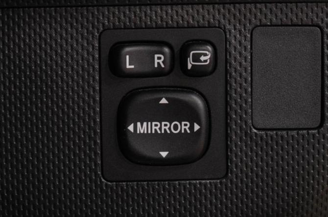 Toyota Ist II с пробегом 2010 года, цена 1 179 000 рублей, 80000 км, хэтчбек, Автокод Объявления