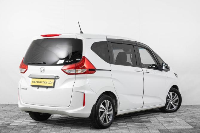 Honda Freed II Рестайлинг с пробегом 2021 года, цена 2 099 000 рублей, 47544 км, компактвэн, Автокод Объявления