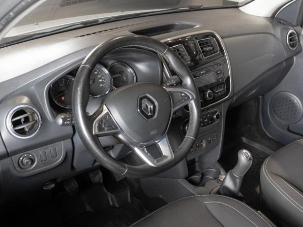 Renault Sandero II Рестайлинг с пробегом 2018 года, цена 859 100 рублей, 135551 км, хэтчбек, Автокод Объявления