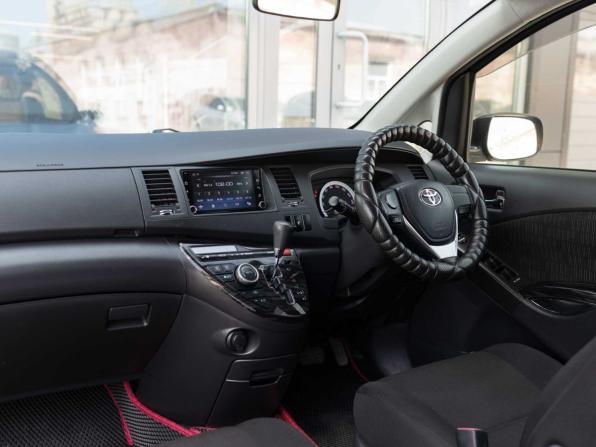 Toyota ISis I Рестайлинг с пробегом 2012 года, цена 1 350 000 рублей, 134000 км, компактвэн, Автокод Объявления
