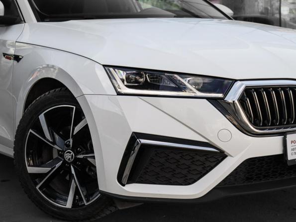 Skoda Octavia IV (A8) с пробегом 2023 года, цена 2 590 000 рублей, 46650 км, лифтбек, Автокод Объявления
