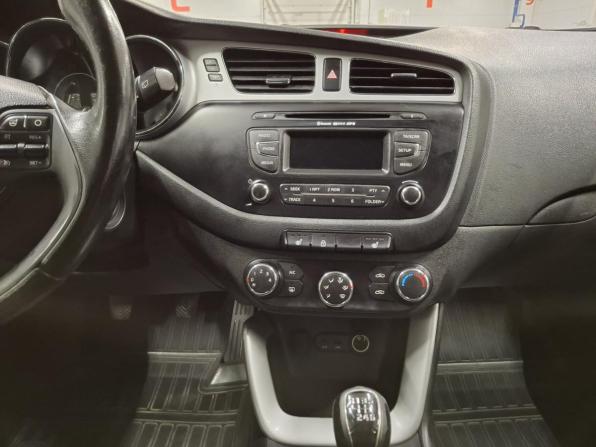 Kia Ceed II с пробегом 2013 года, цена 890 000 рублей, 215577 км, хэтчбек, Автокод Объявления