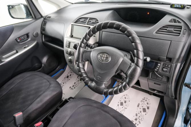 Toyota Ractis I с пробегом 2006 года, цена 679 000 рублей, 234000 км, хэтчбек, Автокод Объявления