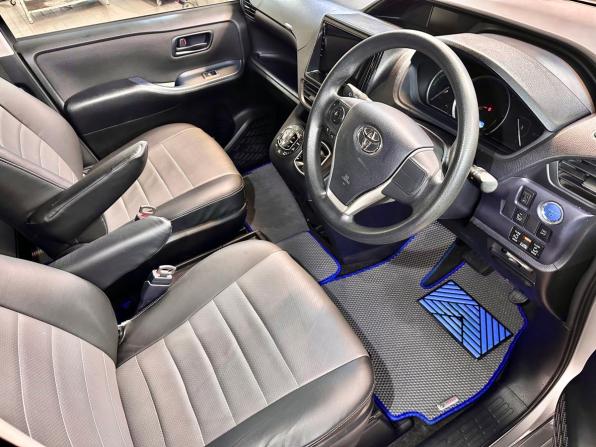 Toyota Noah III (R80) с пробегом 2015 года, цена 1 840 000 рублей, 109217 км, минивэн, Автокод Объявления
