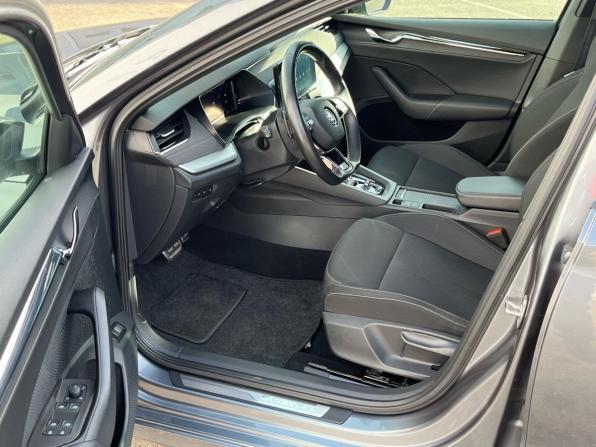 Skoda Octavia IV (A8) с пробегом 2021 года, цена 2 350 000 рублей, 57041 км, лифтбек, Автокод Объявления
