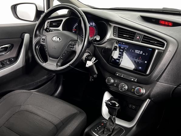 Kia Ceed II Рестайлинг с пробегом 2017 года, цена 1 590 000 рублей, 159000 км, универсал, Автокод Объявления