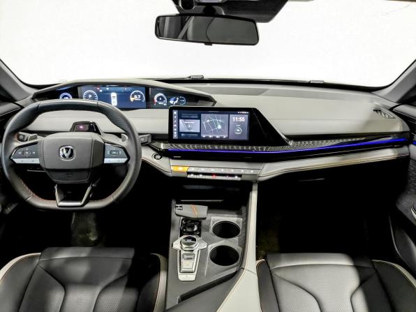 Changan UNI-V I с пробегом 2024 года, цена 2 345 000 рублей, 41195 км, лифтбек, Автокод Объявления