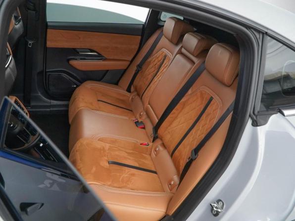 Mazda EZ-6 с пробегом 2024 года, цена 3 699 077 рублей, 44288 км, лифтбек, Автокод Объявления