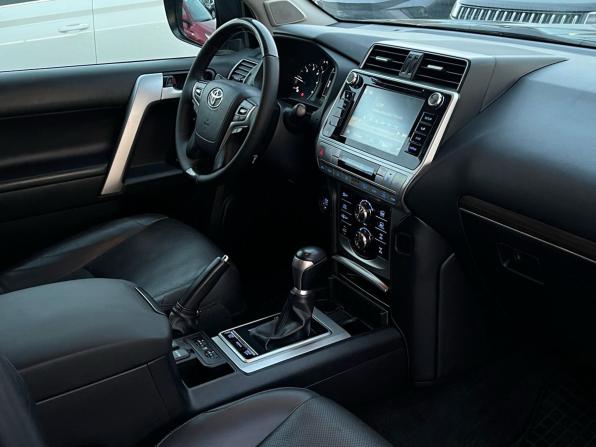 Toyota Land Cruiser Prado 150 Series Рестайлинг 2 с пробегом 2018 года, цена 4 750 000 рублей, 89426 км, внедорожник, Автокод Объявления