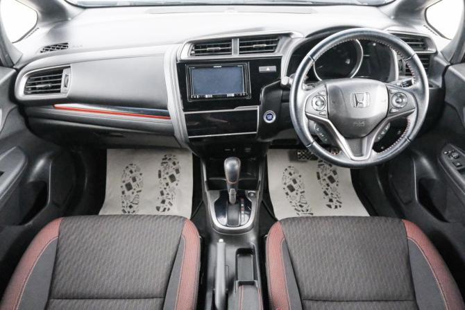 Honda Fit III Рестайлинг с пробегом 2017 года, цена 1 479 000 рублей, 81000 км, хэтчбек, Автокод Объявления