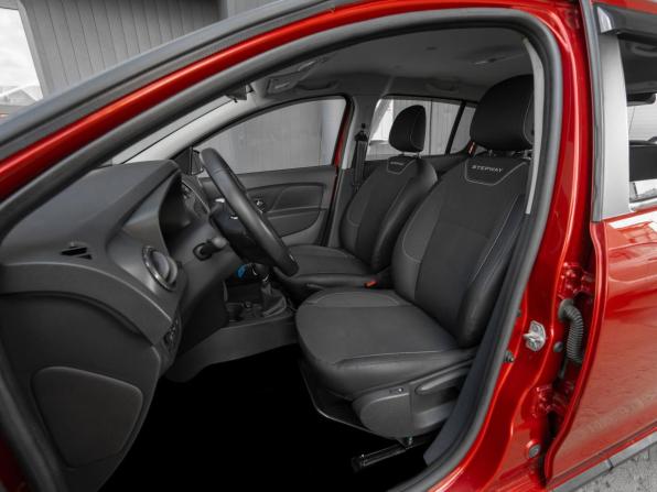 Renault Sandero II Рестайлинг с пробегом 2021 года, цена 1 375 000 рублей, 108200 км, хэтчбек, Автокод Объявления