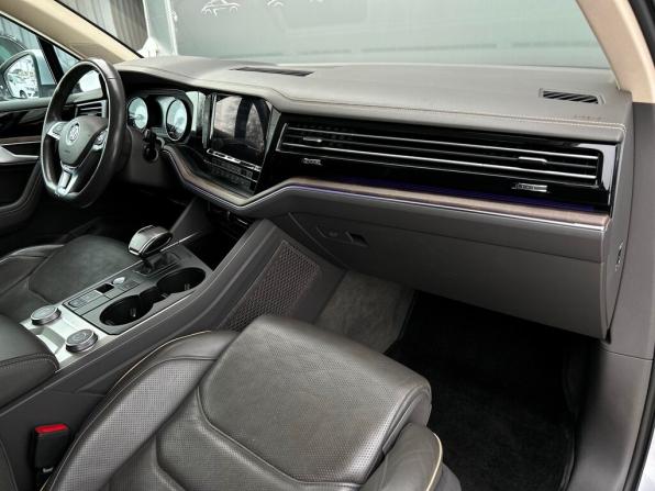Volkswagen Touareg III с пробегом 2018 года, цена 3 798 900 рублей, 153158 км, внедорожник, Автокод Объявления