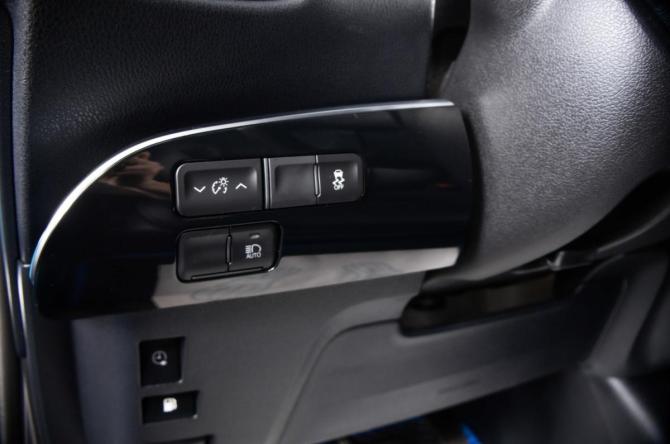 Toyota Prius IV (XW50) с пробегом 2019 года, цена 2 999 000 рублей, 92000 км, лифтбек, Автокод Объявления
