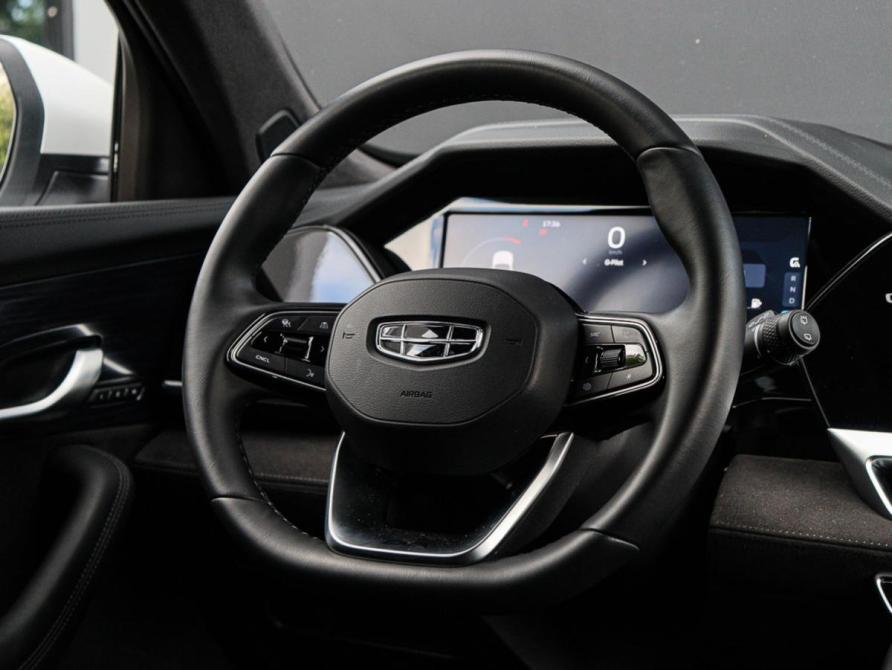 Geely Monjaro I Москва  - изображение 13