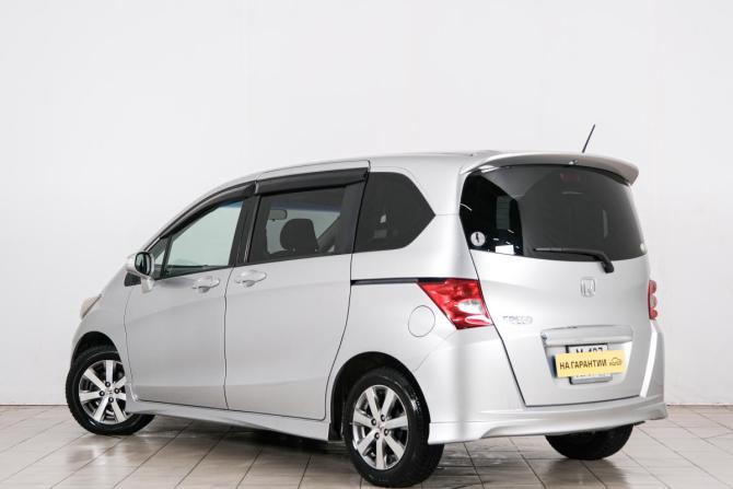 Honda Freed I с пробегом 2010 года, цена 1 049 000 рублей, 104000 км, компактвэн, Автокод Объявления
