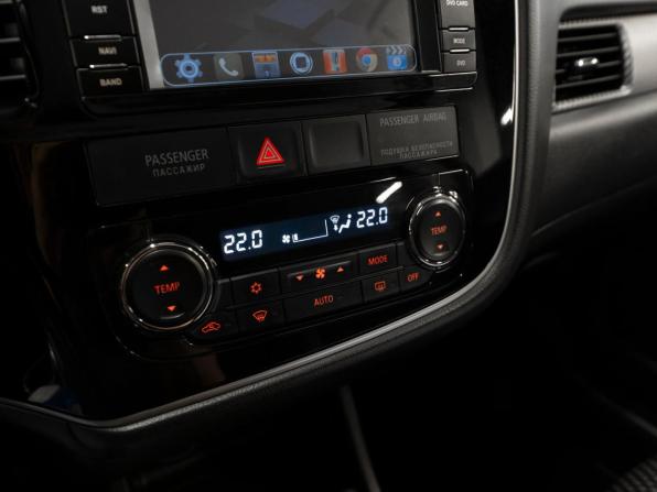 Mitsubishi Outlander III Рестайлинг 2 с пробегом 2016 года, цена 1 590 000 рублей, 215090 км, внедорожник, Автокод Объявления