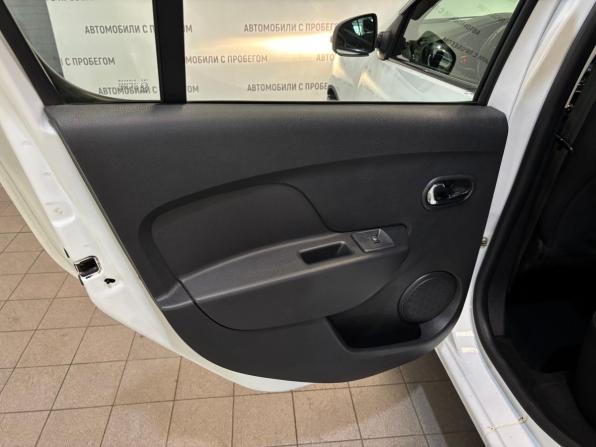 Renault Sandero II с пробегом 2015 года, цена 699 000 рублей, 161000 км, хэтчбек, Автокод Объявления