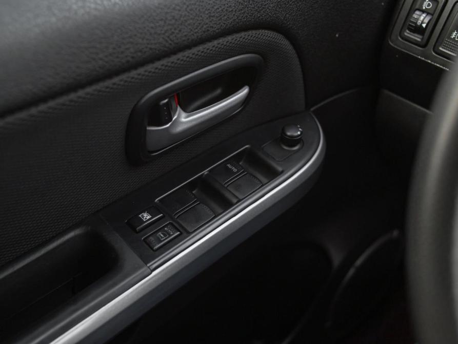 Suzuki Grand Vitara II Рестайлинг Санкт-Петербург  - изображение 9