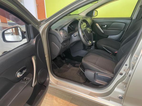 Renault Logan II с пробегом 2014 года, цена 390 000 рублей, 270815 км, седан, Автокод Объявления