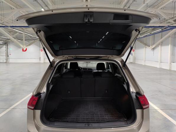 Volkswagen Tiguan II с пробегом 2019 года, цена 1 815 000 рублей, 142000 км, внедорожник, Автокод Объявления