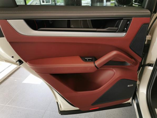 Porsche Cayenne III Рестайлинг с пробегом 2024 года, цена 14 900 000 рублей, 16857 км, внедорожник, Автокод Объявления