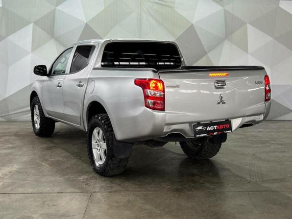 Mitsubishi L200 V с пробегом 2015 года, цена 1 450 000 рублей, 206204 км, пикап, Автокод Объявления