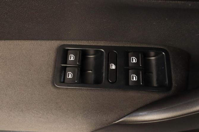 Volkswagen Polo V с пробегом 2012 года, цена 699 000 рублей, 177640 км, седан, Автокод Объявления