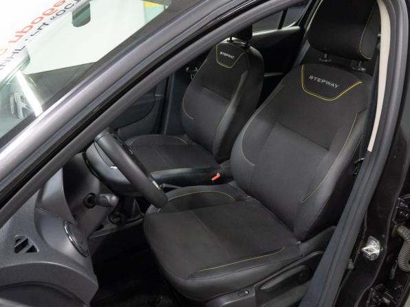 Renault Sandero II Рестайлинг с пробегом 2022 года, цена 1 799 000 рублей, 13436 км, хэтчбек, Автокод Объявления