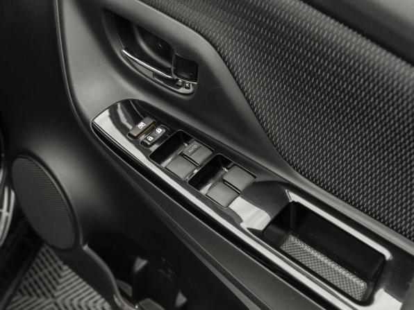Toyota Vitz III (XP130) Рестайлинг с пробегом 2018 года, цена 1 050 000 рублей, 53960 км, хэтчбек, Автокод Объявления