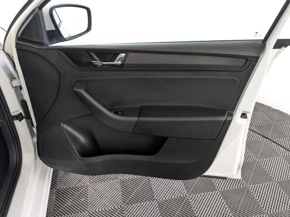 Skoda Rapid I Рестайлинг с пробегом 2019 года, цена 1 260 000 рублей, 134689 км, лифтбек, Автокод Объявления