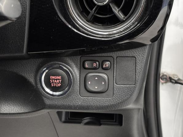 Toyota Vitz III (XP130) Рестайлинг 2 с пробегом 2019 года, цена 999 000 рублей, 94946 км, хэтчбек, Автокод Объявления
