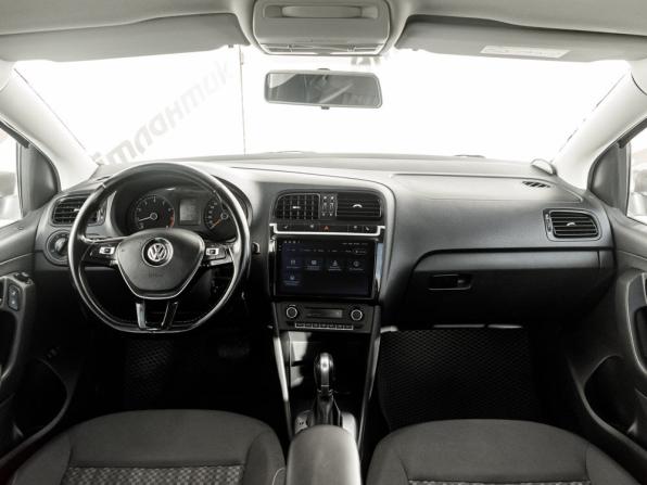 Volkswagen Polo V Рестайлинг с пробегом 2017 года, цена 920 000 рублей, 103029 км, седан, Автокод Объявления