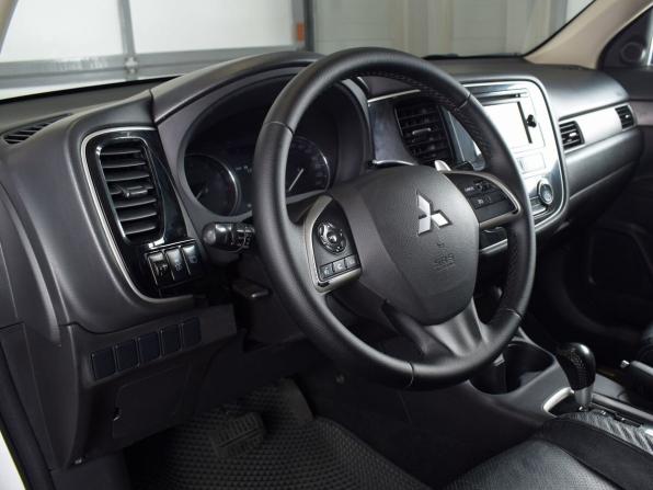 Mitsubishi Outlander III Рестайлинг с пробегом 2014 года, цена 1 499 999 рублей, 169569 км, внедорожник, Автокод Объявления